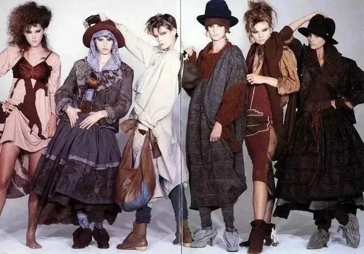 Vivienne Westwood,妇女节,女性,女性设计师,国际妇女节,设计师,设计史,艺术史,新时代女性,女性力量, 半边天,设计灵感,工业设计,平面设计,服装设计,奢侈品,
