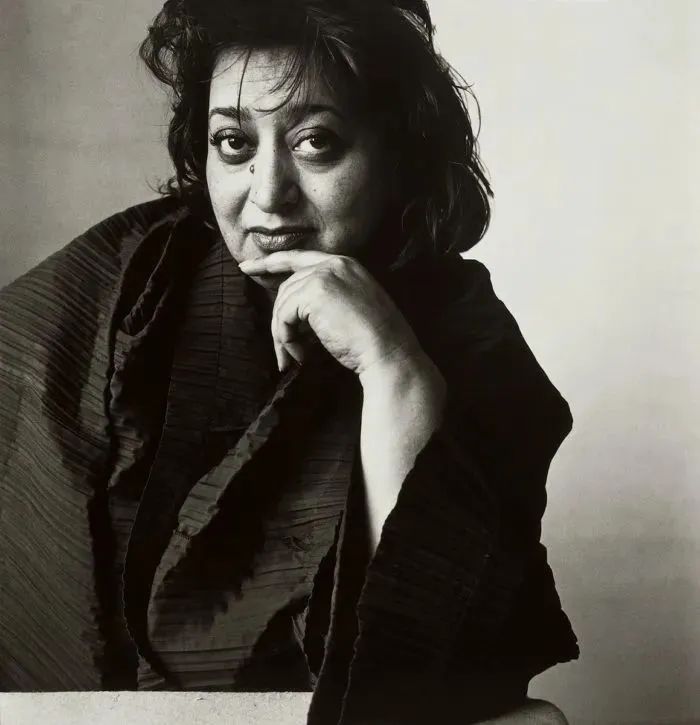 Zaha Hadid,妇女节,女性,女性设计师,国际妇女节,设计师,设计史,艺术史,新时代女性,女性力量, 半边天,设计灵感,工业设计,平面设计,服装设计,奢侈品,